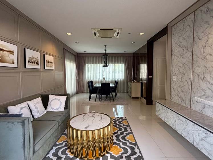 House with Shared Pool for rent in Bangnatrad